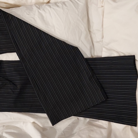 Guess Collections Black with Gray Pinstripe Wide Leg Pants Size 12 - Picture 5 of 9
